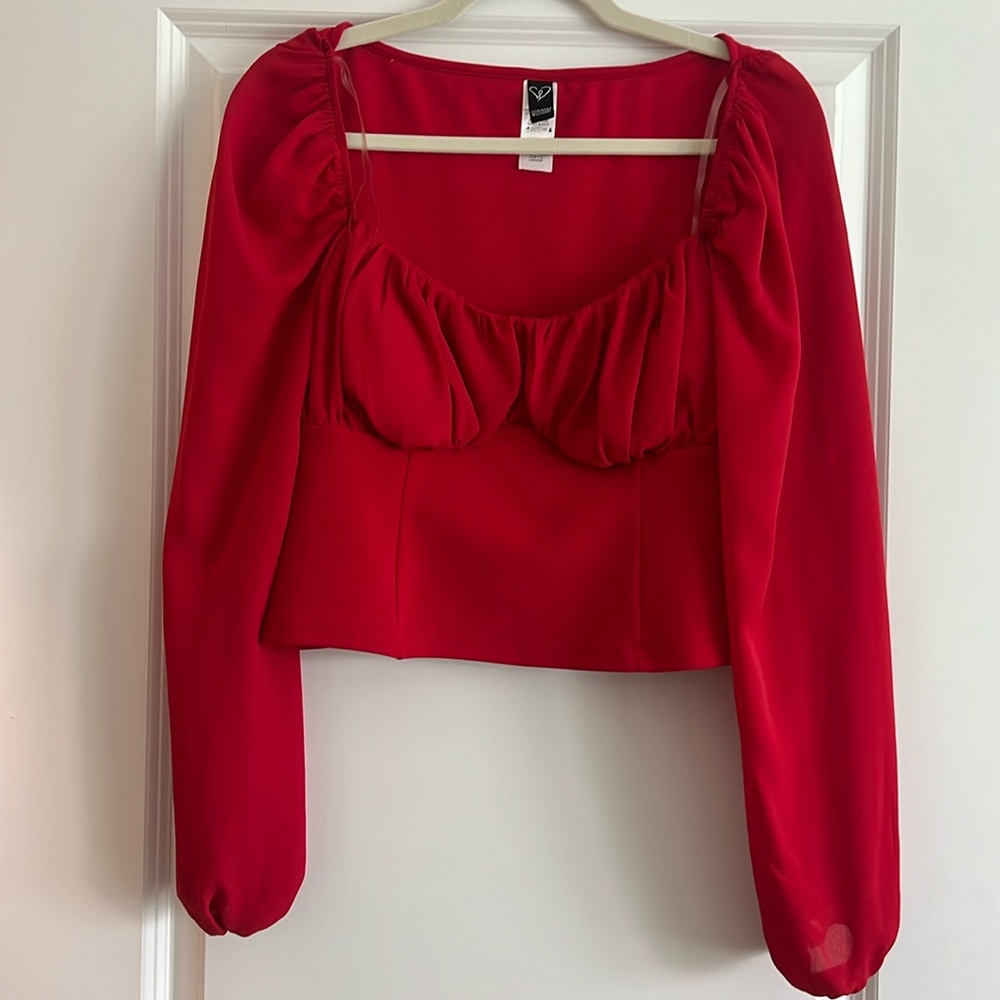 Cropped Ted long sleeve with Sweetheart neckline